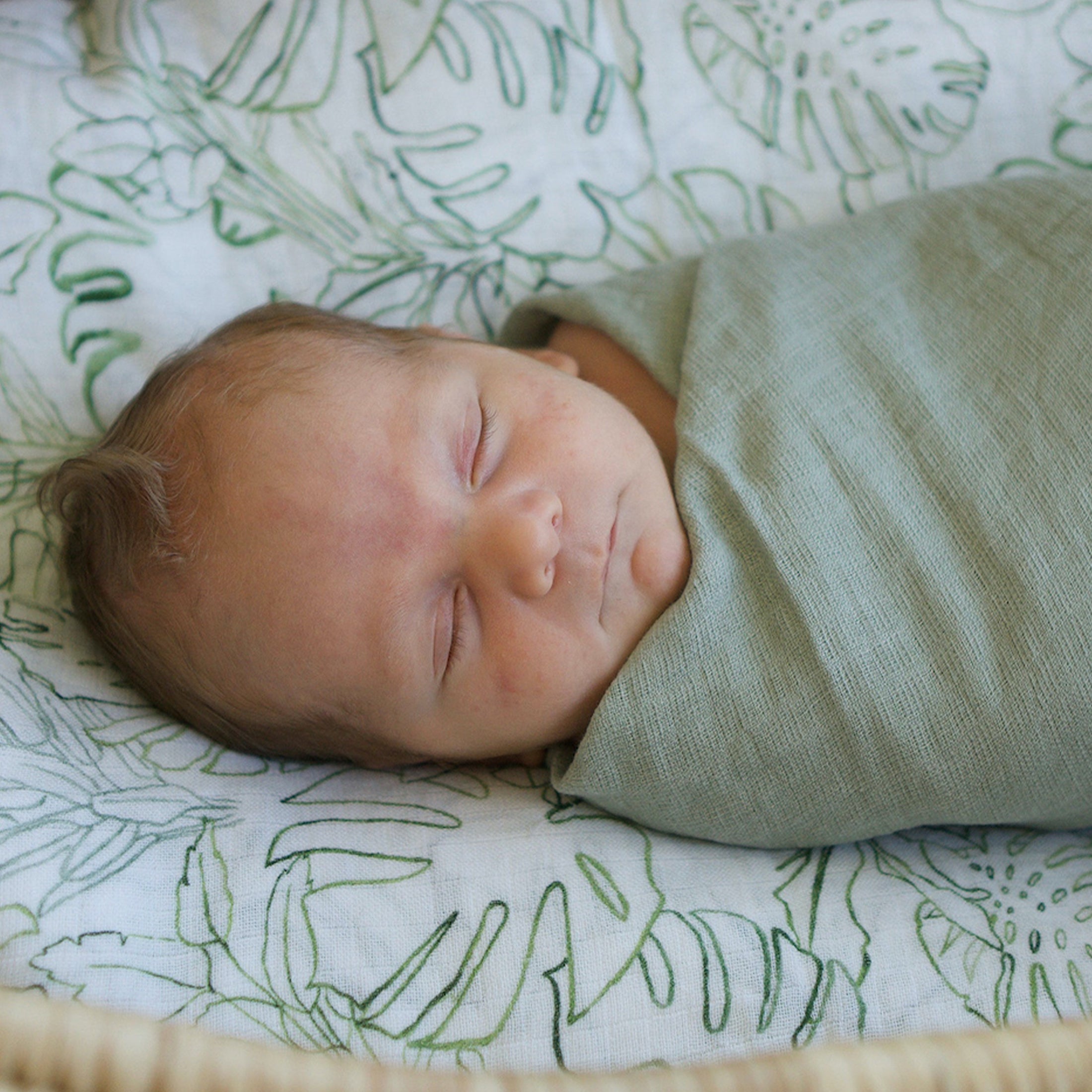 Organic Cotton Muslin Swaddle Blanket - Jungle Leaf